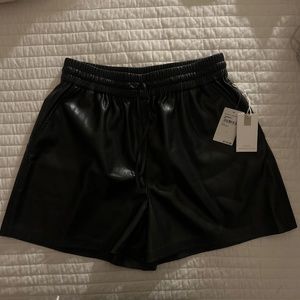 NWT Good American Faux Leather Shorts